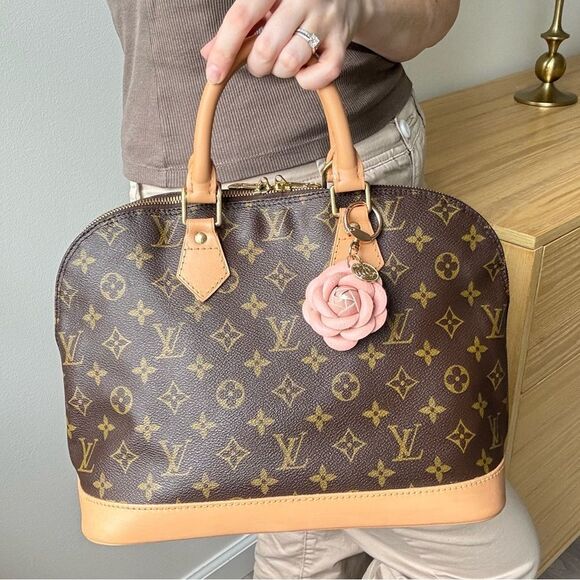 ✅AUTHENTIC✅LOUIS VUITTON ALMA PM - Picture 1 of 15